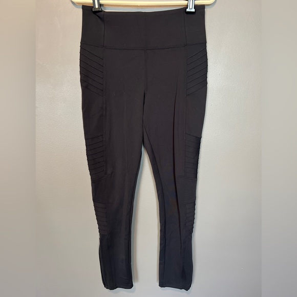 Lot of 2 Athleta pants, size 6/ medium - Picture 2 of 9